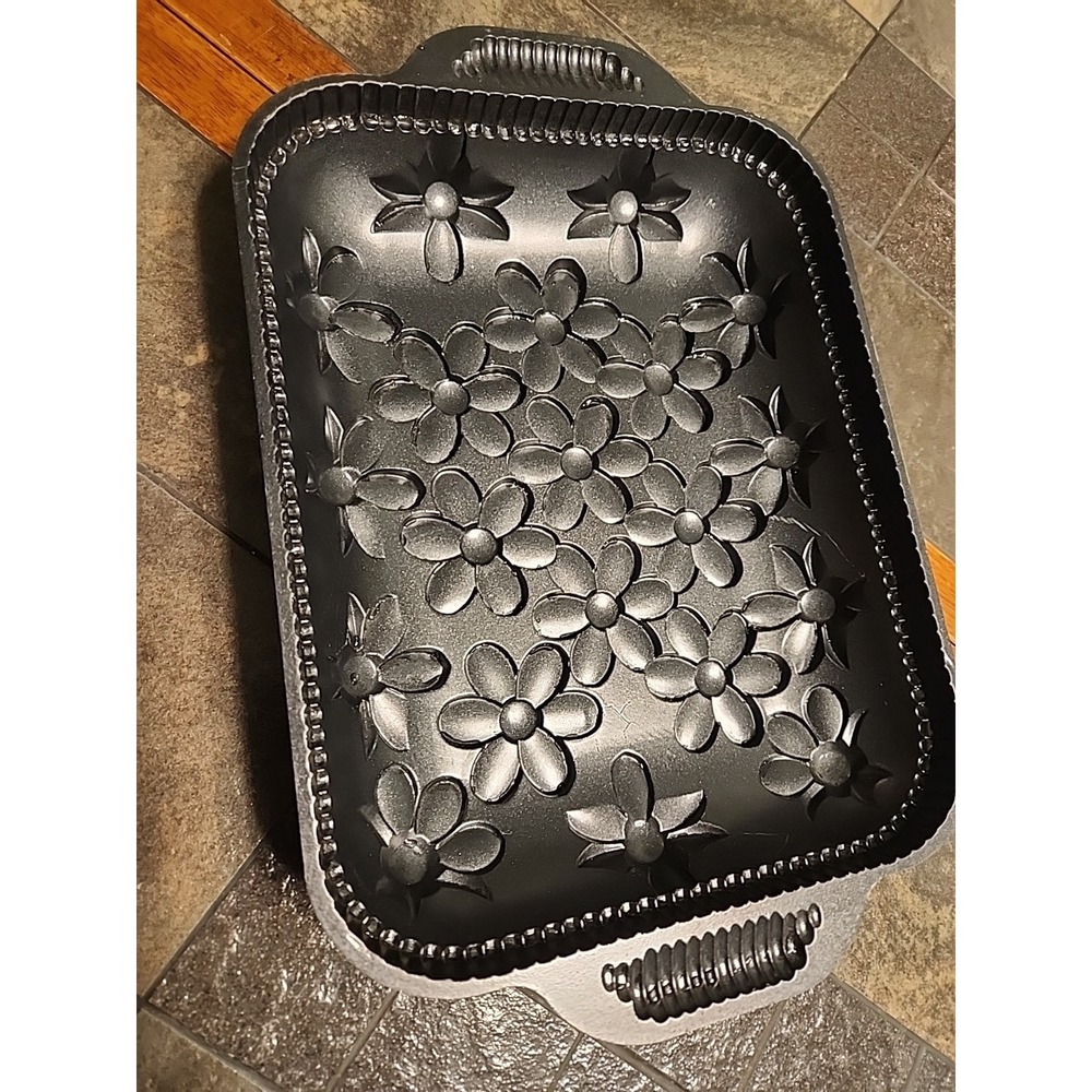 Nordic Ware Daisy Cake Pan Easter Spring Flower Baking Pak Cast Aluminum 10 Cup - Picture 6 of 6